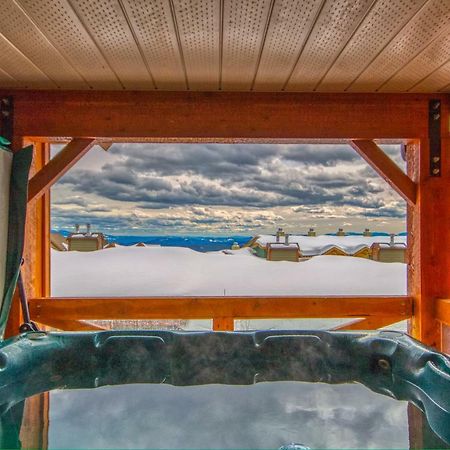 3 Bedroom 3 Bath Ski In Ski Out With Private Hot Tub Big White Eksteriør bilde