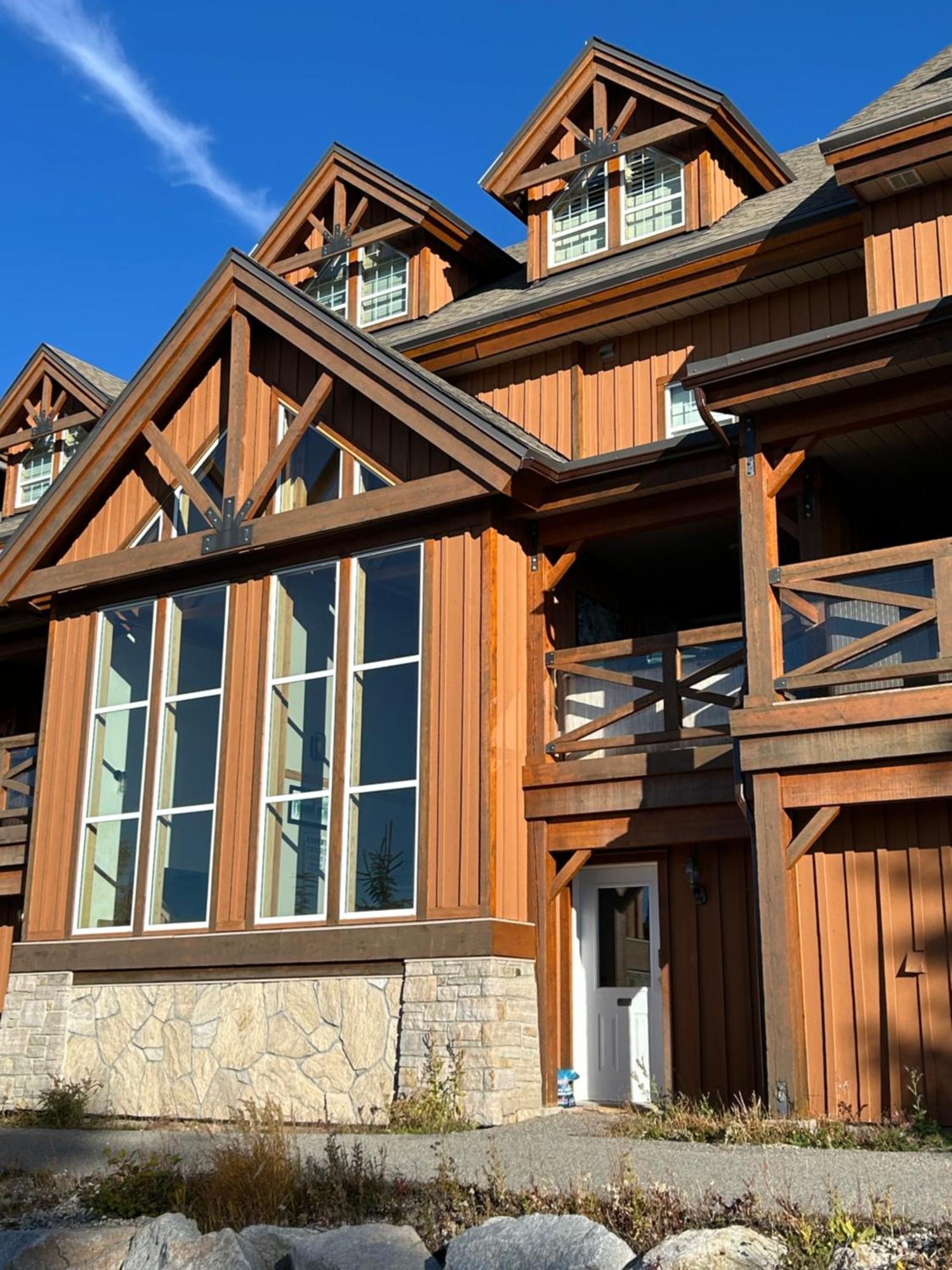 3 Bedroom 3 Bath Ski In Ski Out With Private Hot Tub Big White Eksteriør bilde