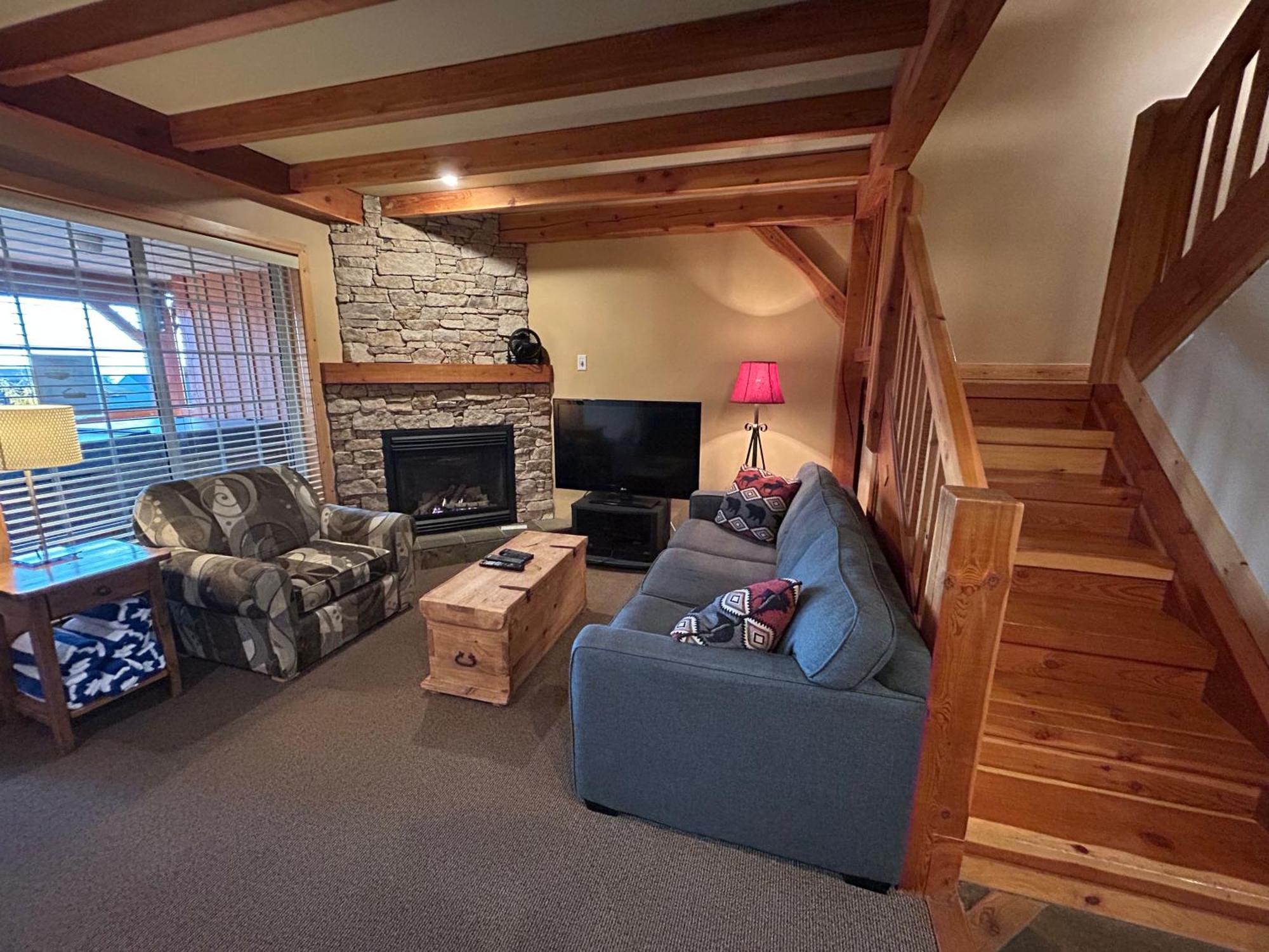 3 Bedroom 3 Bath Ski In Ski Out With Private Hot Tub Big White Eksteriør bilde