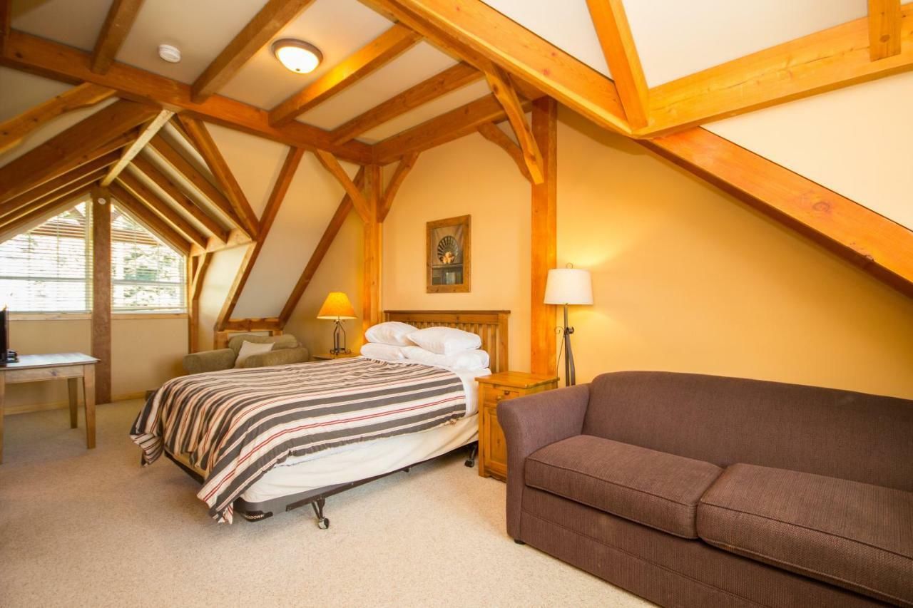 3 Bedroom 3 Bath Ski In Ski Out With Private Hot Tub Big White Eksteriør bilde
